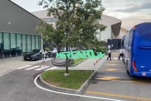 打道回府！世俱杯出局后齐沃与国米球员回到米兰城
